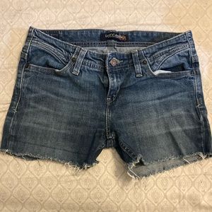 Size 7.        Low rise.       Used
